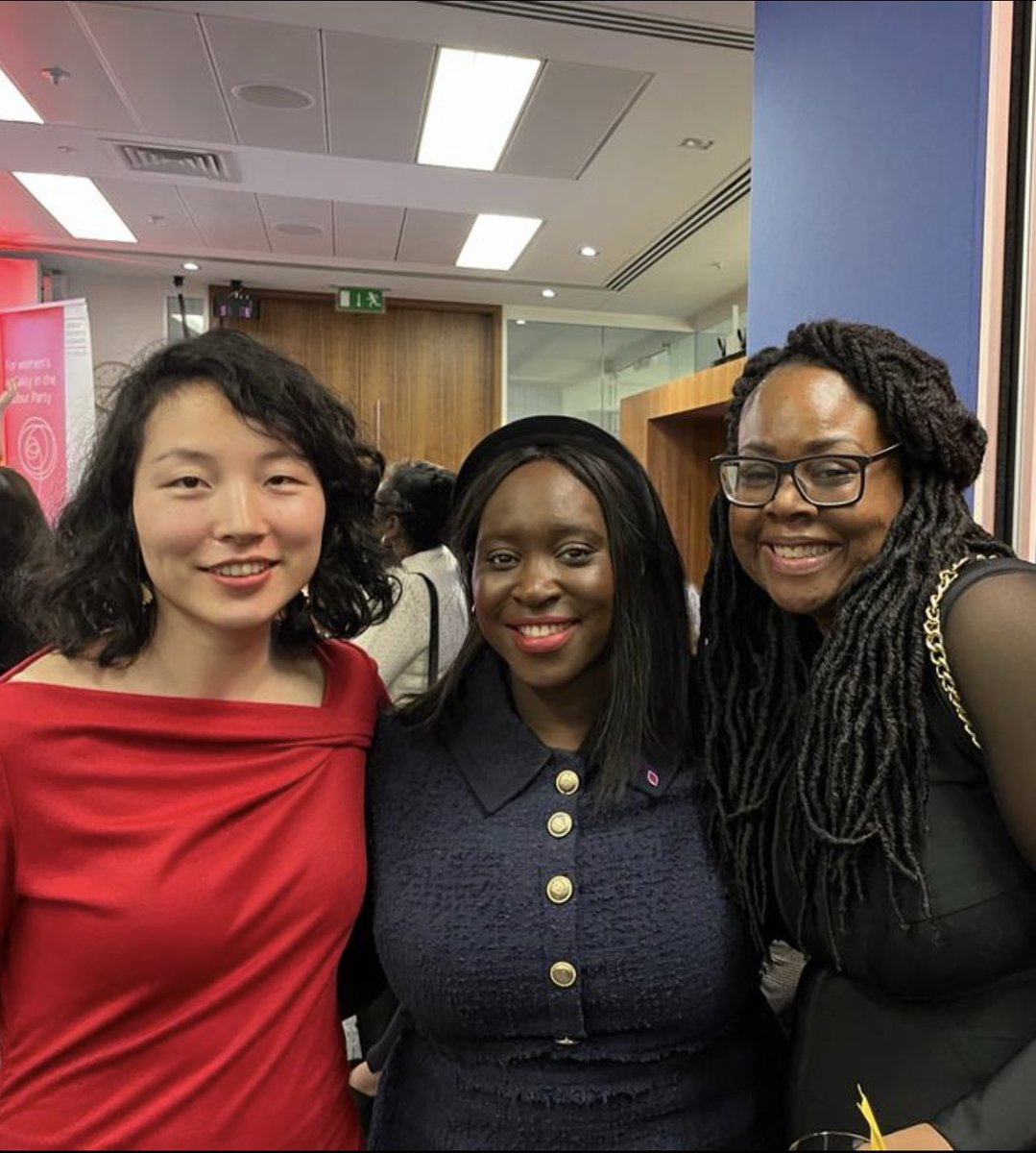 Varlene23's tweet photo. It was so lovely to meet some of cohort 5 #JoCoxLeadership face to face at #NYRev yesterday. As well as @abenaopp @mrs_creynolds @NanSloane @YvetteCooperMP @ThangamMP and many others. I can't wait for our first face-to-face session with the rest of cohort 5 @LabourWomensNet 🌹 https://t.co/jpyyZqFZ9u