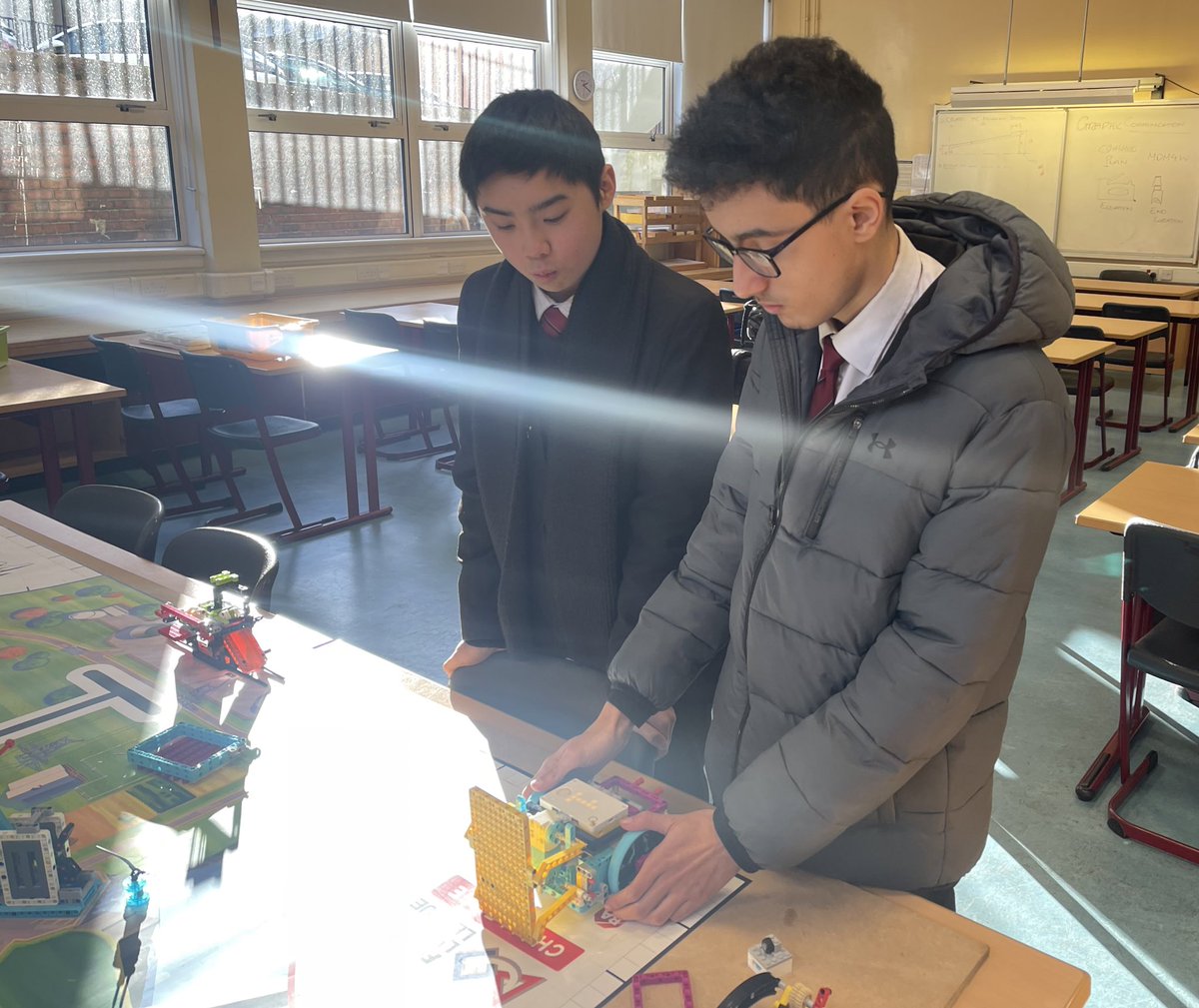The #RochinRobotics team back hard at work preparing for the <a href="/FLLUK/">jonnienash@theiet.org</a> UK final. Thanks to the judges for their feedback and suggestions on how we can improve. Looking forward to Harrogate on the 22nd of April! ⚙️✏️💭