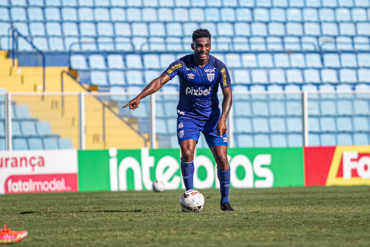 🦁💪🏻 Imagens do treino desta tarde de quinta-feira, no gramado da Ressacada.

#100AnosDeUmaLenda
📸: Leandro Boeira/<a href="/AvaiFC/">Avaí Futebol Clube</a>
