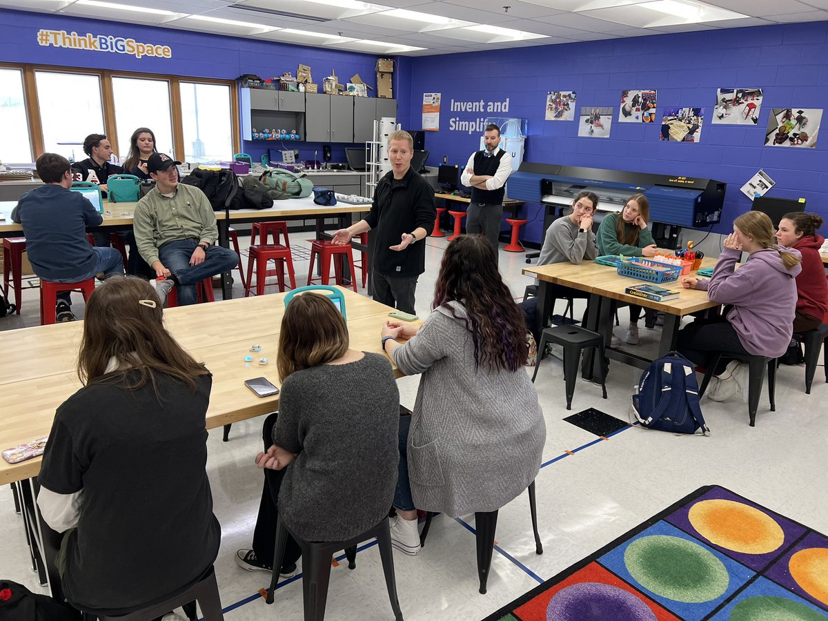 mrsemilybyers's tweet photo. The high school math club met today in our #AWSThinkBiGSpace to explore @SAMLabs and relate their challenge tasks to mathematical logic. So fun! @AlderHS #youmatterJA #PioneerTogether https://t.co/AFJnGIdY3w