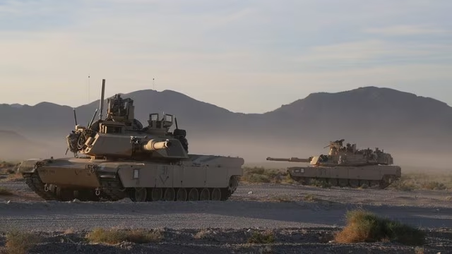 QueSeArma_'s tweet photo. Para defenderse Rusia, Estados Unidos decidió enviar a Ucrania 31 tanques M1 Abrams, los más modernos y peligrosos del mundo, por lo que la escalada ha generado que se vuelva tendencia nuevamente la etiqueta Tercera Guerra Mundial. https://t.co/OexbRwmSd9