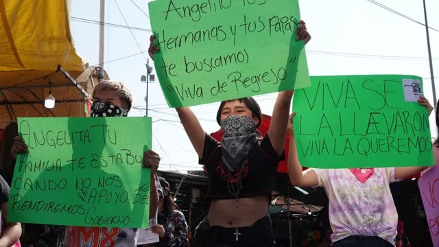 QueSeArma_'s tweet photo. El gobierno de la Ciudad de México (CDMX) aseguró que brindará apoyo a familia de María Ángela tras su ausencia voluntaria en Indios Verdes. https://t.co/mMFjL0Oksb