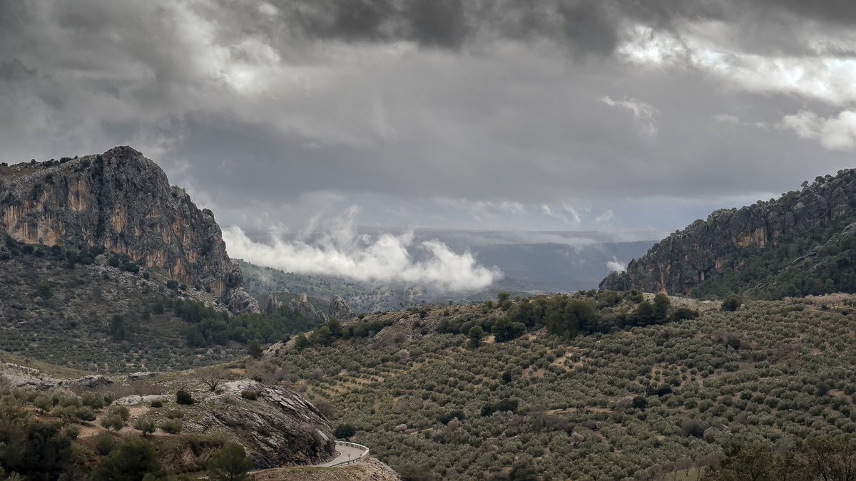 ESEGAR1's tweet photo. Maravillas de España 🇪🇸.
Jaén paraíso interior, hoy paisajes…
1. Sierra de Segura: El Tranco desde. Hornos.
2. Quesada: Puerto de Tiscar.
3. Desde la Cruz del cerro de Santa Catalina.
4. Pantano del Quiebrajano. https://t.co/QoWcTllGD8