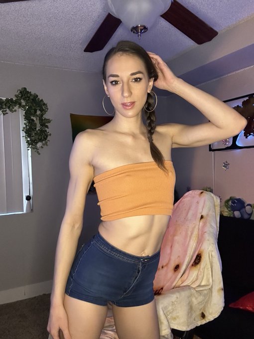 2 pic. It’s Thursday so we STREAM

https://t.co/CjDIHmmjPu 

 #onlyfansbabe #TwitchAffilate https://t