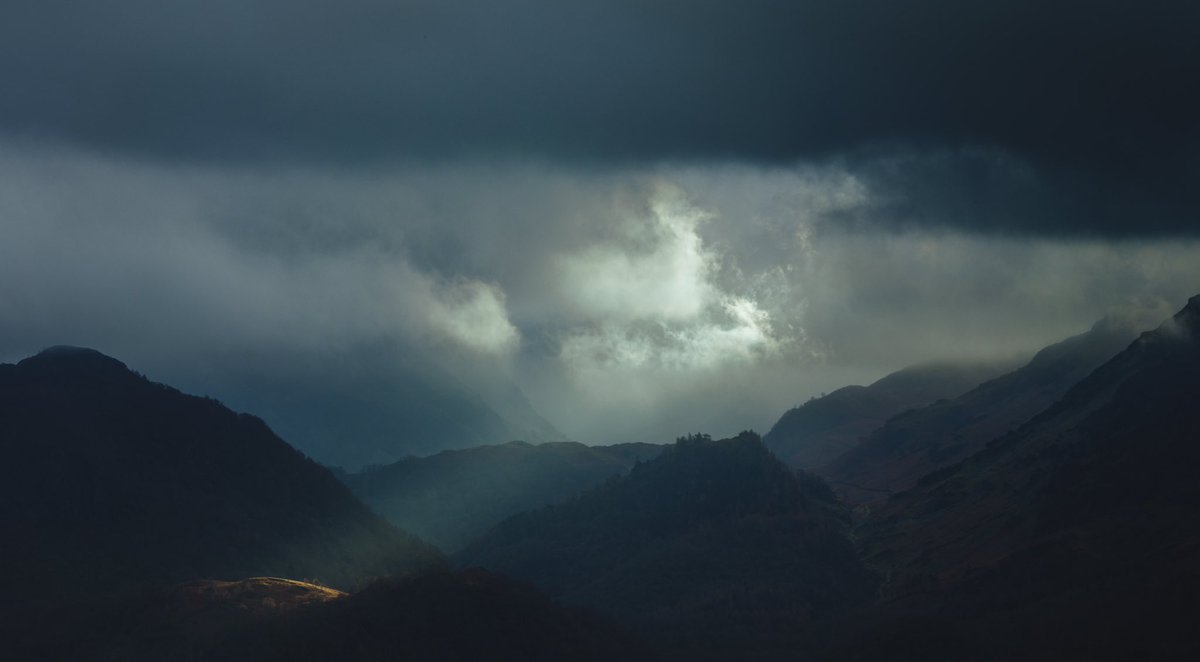 TNwPhotographer's tweet photo. “ How I feel when I win a discussion/ argument with my wife”
A rather special moment from Latrigg this week #latrigg #lakedistrict #lightray #godray #landscapephotography https://t.co/1T6vfwrwc4