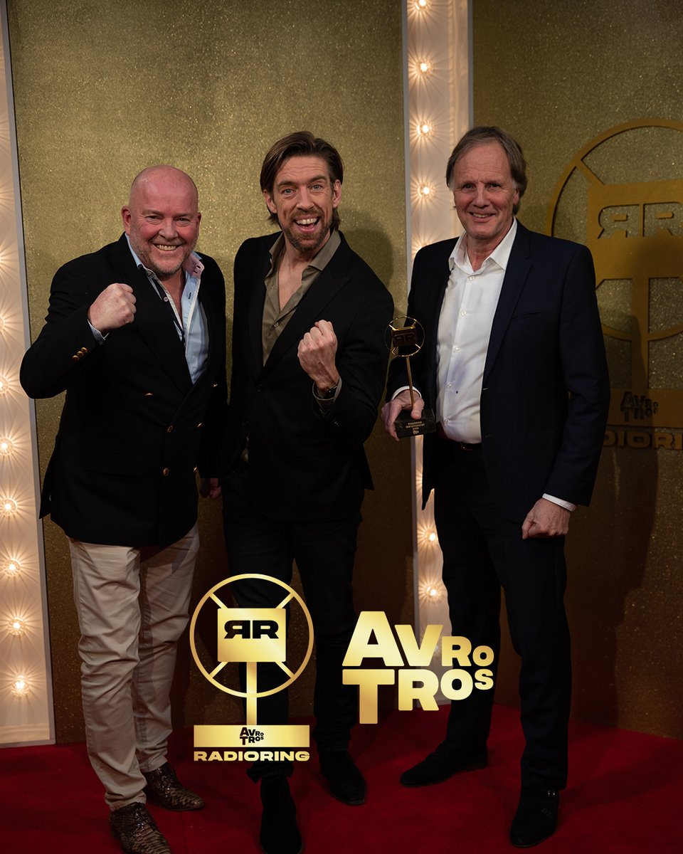 AVROTROS's tweet photo. ✨ De winnaar van de RadioRing Beste Podcast is F1 Aan Tafel!🎙Gefeliciteerd! #radioring https://t.co/SHCPlCKyLu