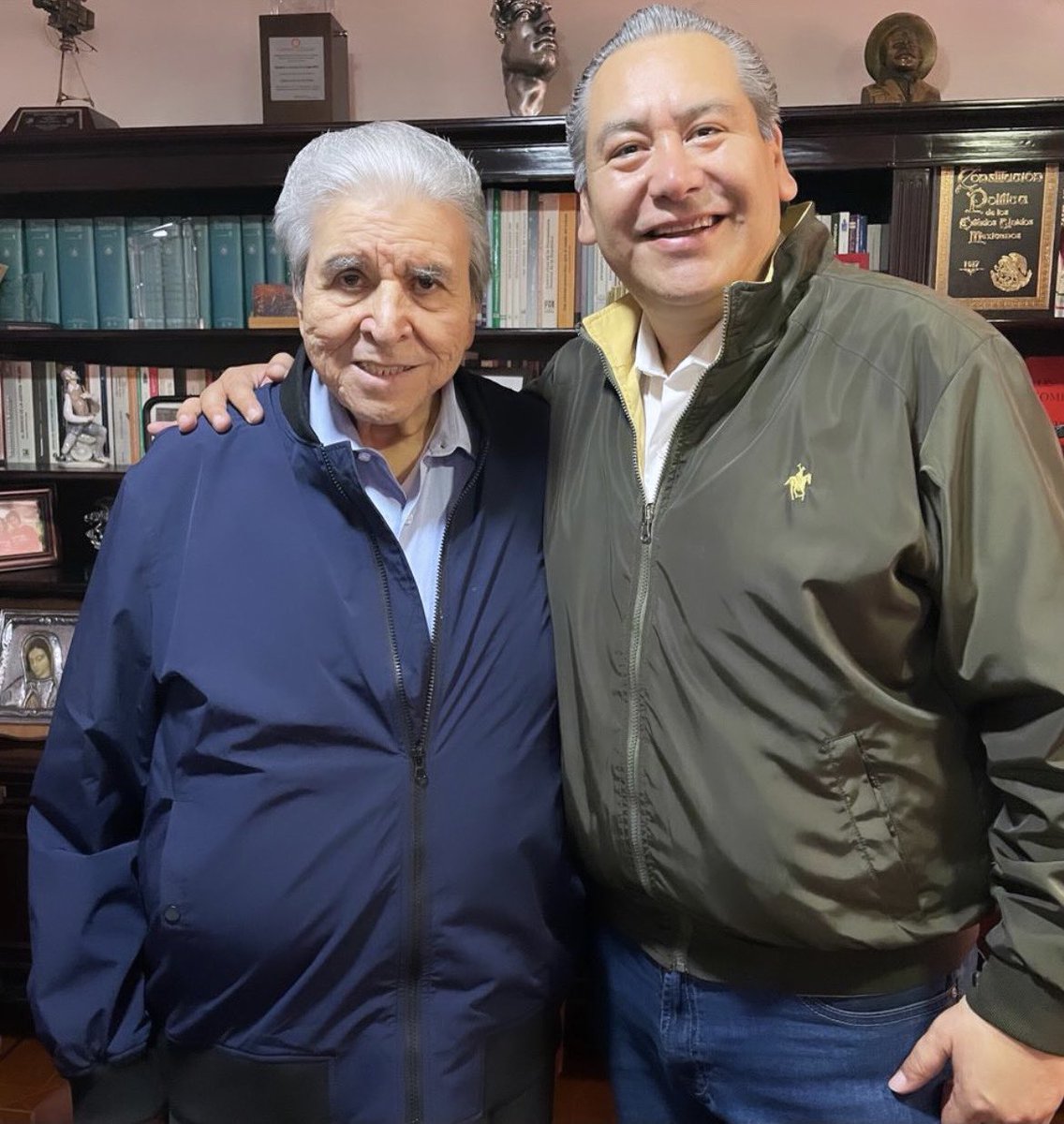 El líder <a href="/LeobardoSoto/">Leobardo Soto</a>, Secretario General de la <a href="/CTMPuebla/">CTM_FTPuebla</a>, fue recibido por el senador <a href="/CarlosAceves_/">Carlos Aceves del Olmo</a> líder nacional <a href="/CTM_MX/">CTM Nacional</a> quien compartió que las y los cetemistas leales del Estado se encuentran listos para la celebración del 87º Aniversario de la Central Obrera