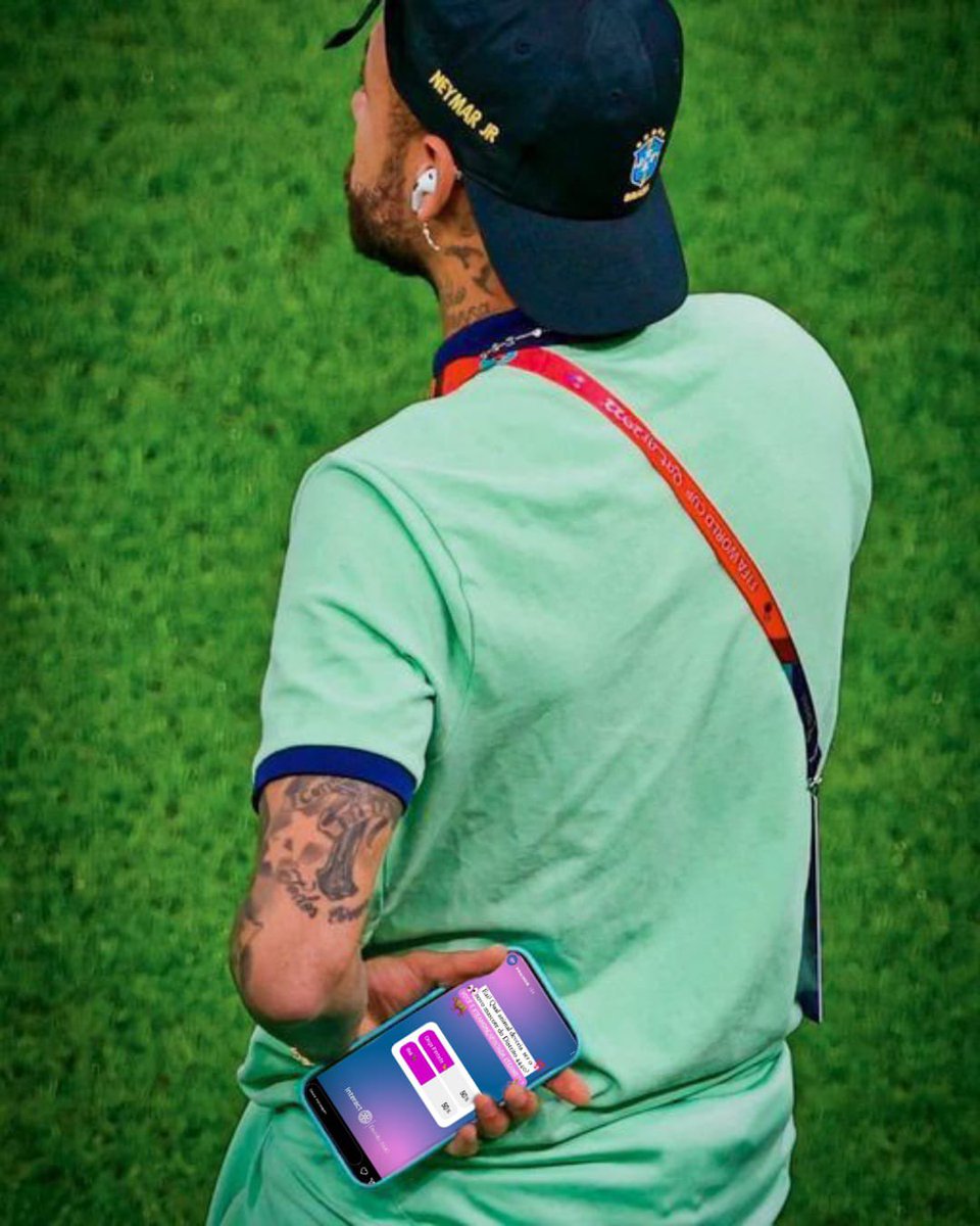 Distrito4440's tweet photo. URGENTE🚨: NEYMAR JÚNIOR É VISTO EM CAMPO VOTANDO NA ENQUETE DO DISTRITO. Mas a pergunta que é O Adulto Ney é #TeamBoi ou #TeamOnça ?👀👀 

(montagem irada: @gigicalol tmj) https://t.co/ZrsUoLXpf5