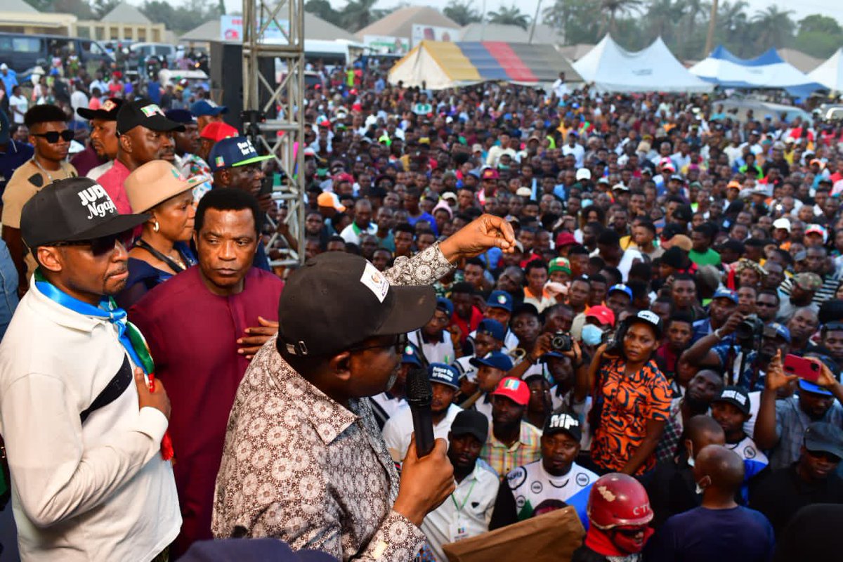 kennymonet's tweet photo. Yala: Mammoth crowd declares total support for APC, Tinubu, Ayade and Otu in overwhelming show of love https://t.co/owC4Enixa5