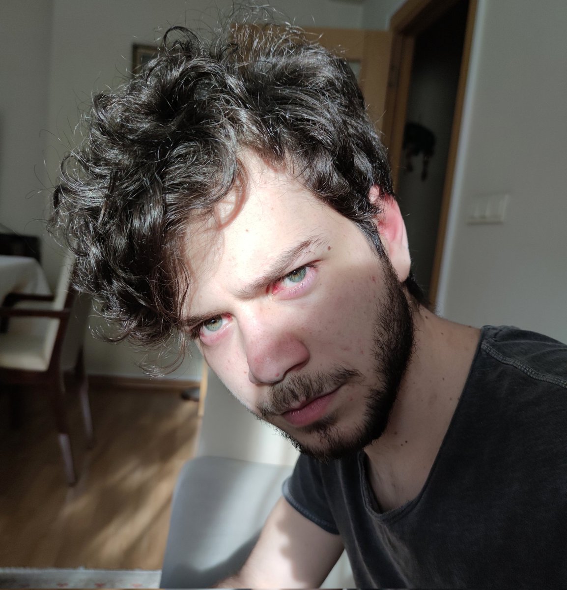 Manitamın gözlerinin ortama girişi