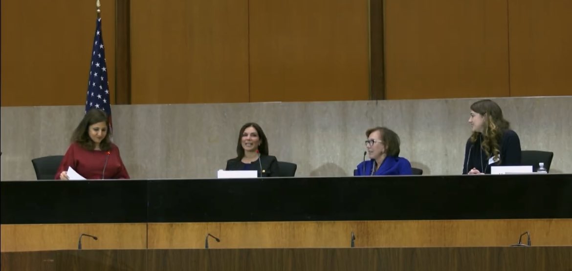 CharviGangwani_'s tweet photo. Empowered women empower women panel featuring @neeratanden, @ShalKCollins, Jennifer Nason, @EFRalph, and Jenny Johnson. Mentorship advances womens’ professional development, combined with capital- it empowers them to lead &amp; create. Grateful for @WeAreFamilyFdtn mentorship program https://t.co/aCC0q03MSA