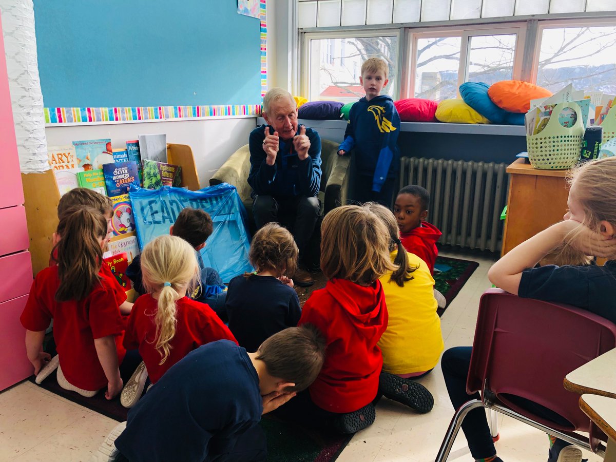 Thank you to Dennis O’Keefe for coming to help kindergarten students learn about how you become the mayor of St. John’s and what the job entails. It was a pleasure having you <a href="/StBonaventures/">St. Bon's 🇨🇦</a> <a href="/carolynokeefenl/">carolyn</a>