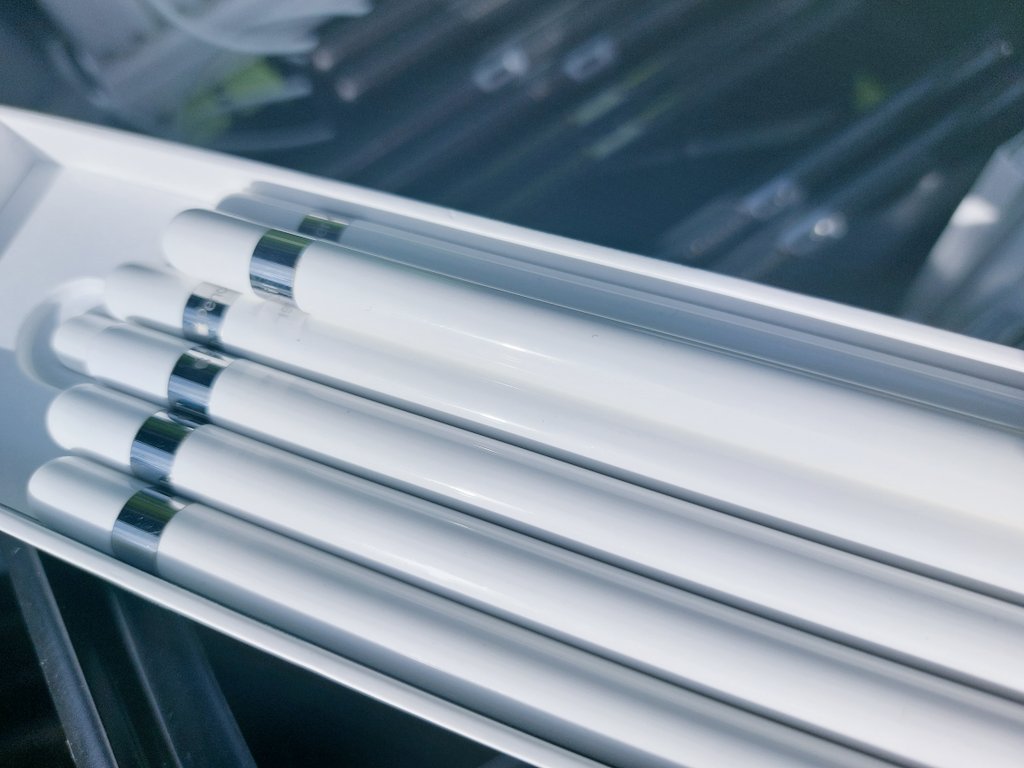 Our #PeelEML collaboration with <a href="/AppleEDU/">Apple Education</a> at <a href="/NERapids/">Nibi Emosaawdang</a> has begun!

...educators are building capacity with #MakerEd digital tools to action work inspired by the 'Identity Text' media series developed by <a href="/EmilyGeber/">Emily Geber</a> &amp; <a href="/dramaspecialist/">Logan St. Clair</a> at <a href="/PeelEML/">PeelEML</a> <a href="/PeelSchools/">Peel District School Board</a> ✨️