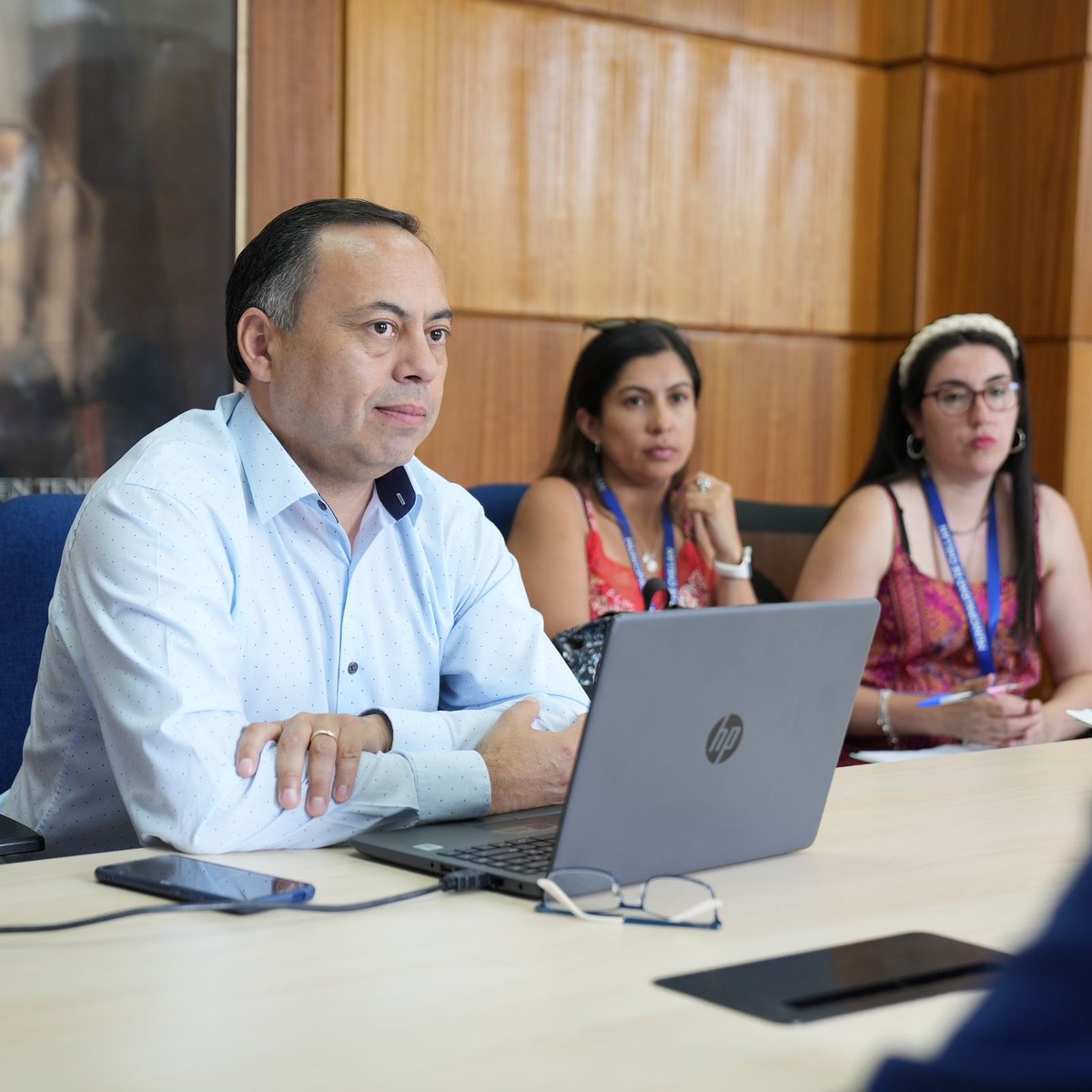 DPRNuble's tweet photo. El Delegado Presidencial @Gapraden lideró la reunión del #ProgramaLazos de la @SubPrevDelito . Esta instancia se enmarca en un convenio que tiene la Subsecretaría con la Municipalidad de #Chillán, por lo que actualmente se está trabajando para llegar a más comunas de #Ñuble https://t.co/H3xaUMHsDW