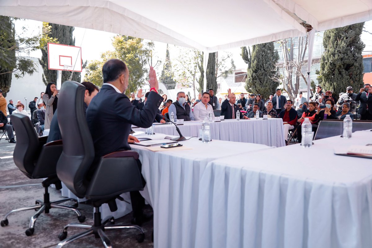 FerFlores_Emp's tweet photo. Quincuagésima Segunda Sesión Ordinaria de Cabildo en el Parque Izcalli II. 

Aquí estamos siempre listos para poder trabajar con ustedes y para ustedes.

#metepec #metepecpueblomagico https://t.co/CAJYGaPmng
