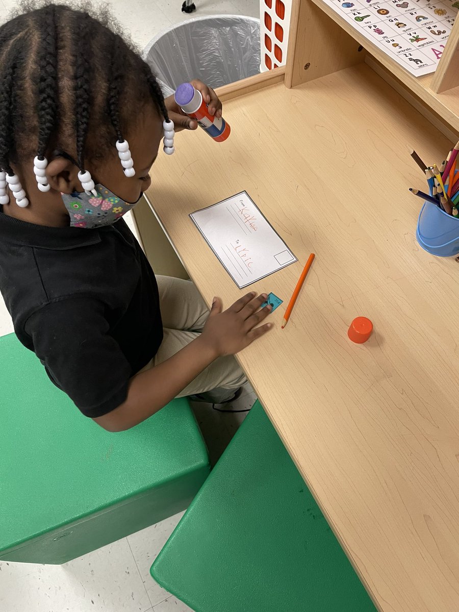 RexrodeMLST's tweet image. Writing a a letter to my friend Lyric in the writing center!