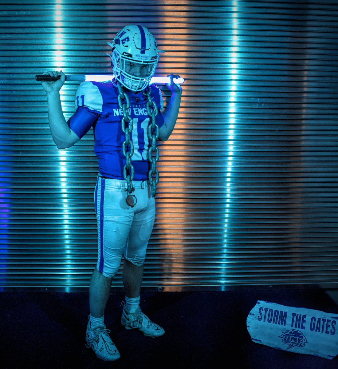 After a great visit At UNE with <a href="/CoachJohnsonOL/">𝘽𝙤𝙗𝙗𝙮 𝙅𝙤𝙝𝙣𝙨𝙤𝙣 𝙄𝙄𝙄</a>  I am happy to say I have received my first division 3 roster spot offer!!! <a href="/UNEfootball/">University of New England Football</a>