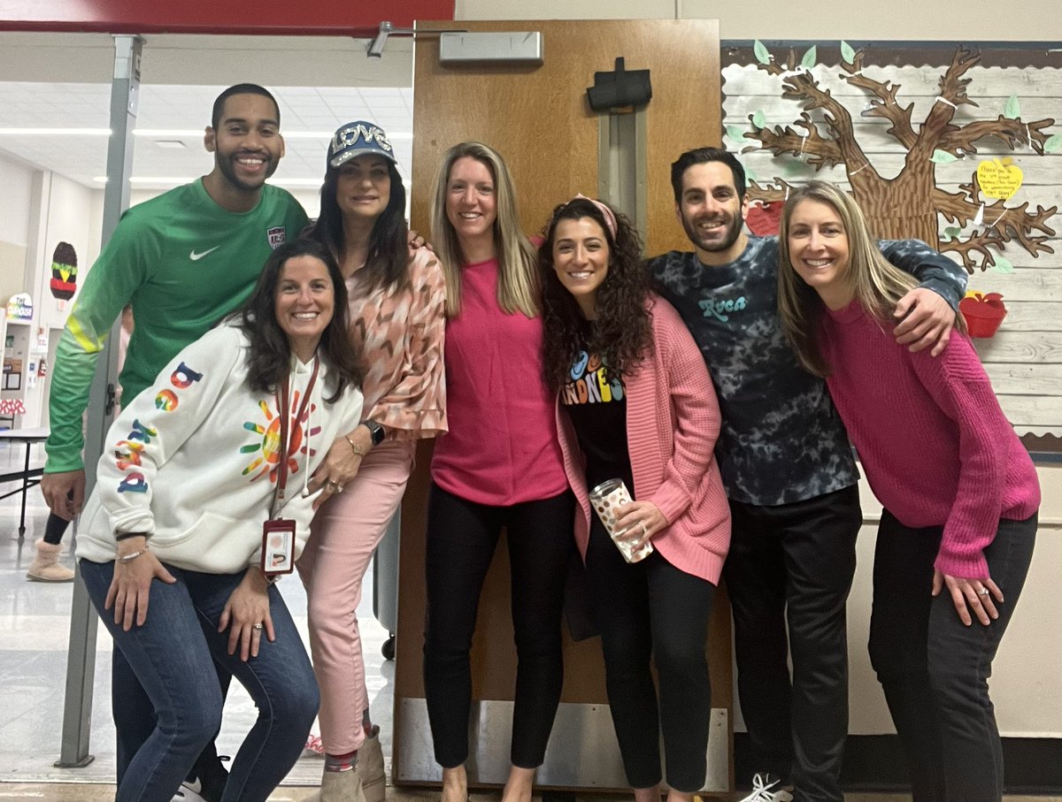 jenru12's tweet photo. Kindness radiated all throughout Wanamassa today! Loved seeing all the bright colors on students and staff! @jmatthews_wan @MrsHaynes5149 @MrRussoniello @CoachLimardo @WanamassaElem https://t.co/PpYuyd9uEl