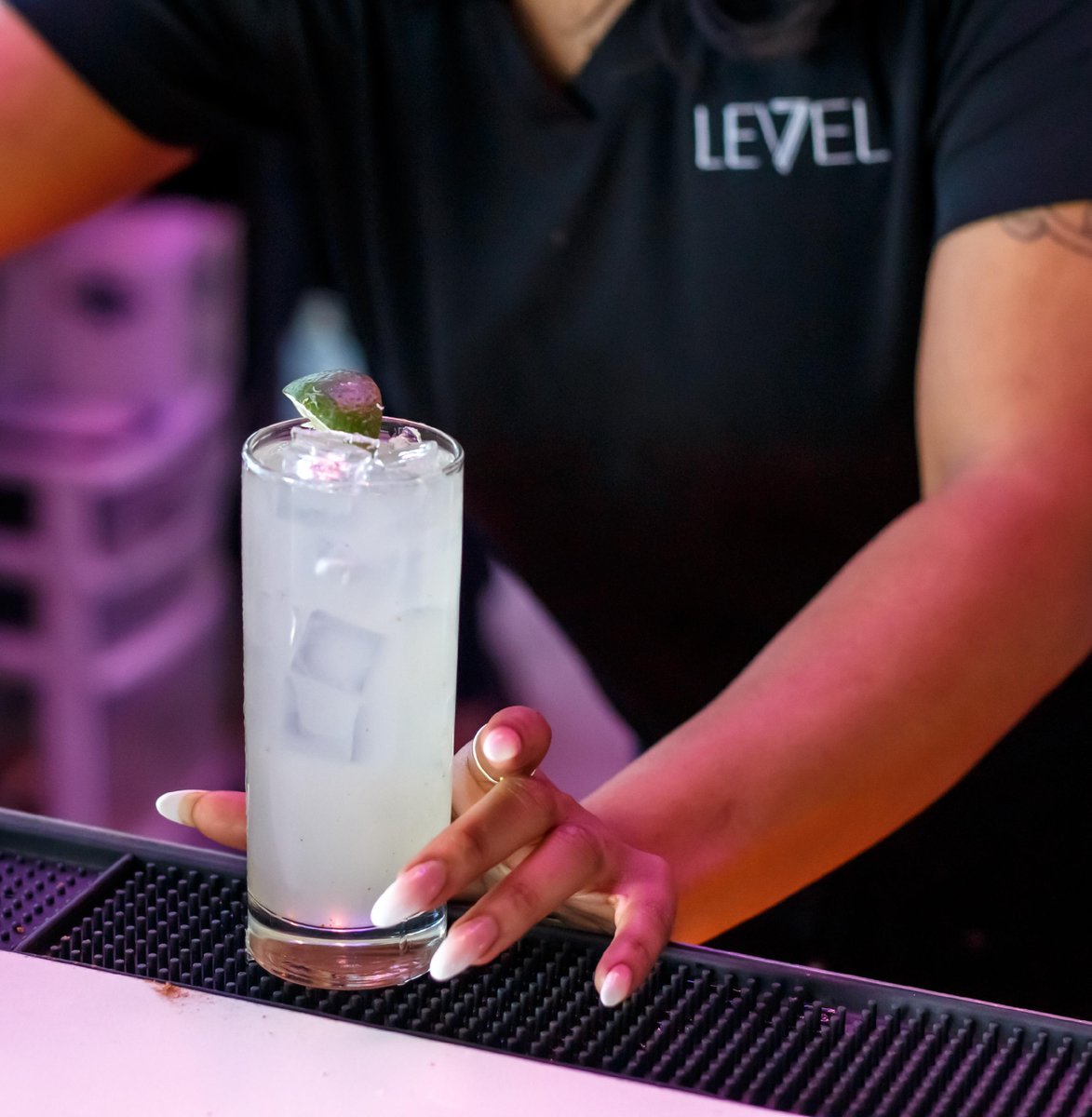Long week? Elevate to Level7 for a refreshing cocktail! 🍸 

#Level7RooftopBar #raleighnightlife #craftcocktails #raleighrooftopbar #thirstythursday #northhillsraleigh