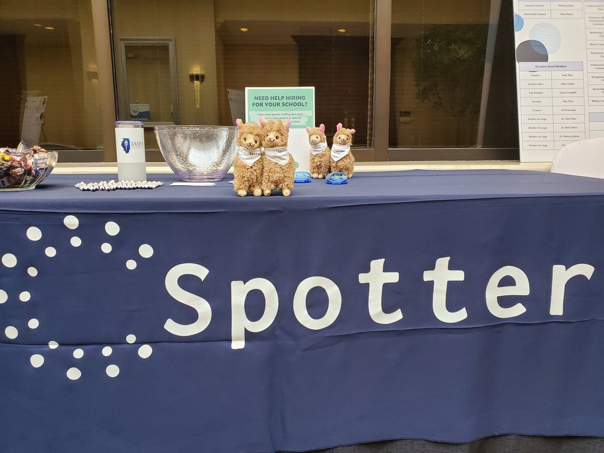 HR_barb's tweet photo. Mama Mama gets her little ladies some Llama Llamas! Thank you so much for sharing @SpotterEDU #IASPA2023 https://t.co/mARjyJpjaA