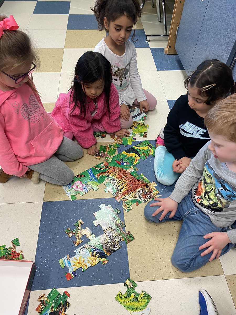 When the class decides they want to work together to complete a puzzle during developmental centers 🥰 They’ve been excited to do this puzzle all day! <a href="/twehowl/">Tom Wilson Elementary</a> #twehowl
