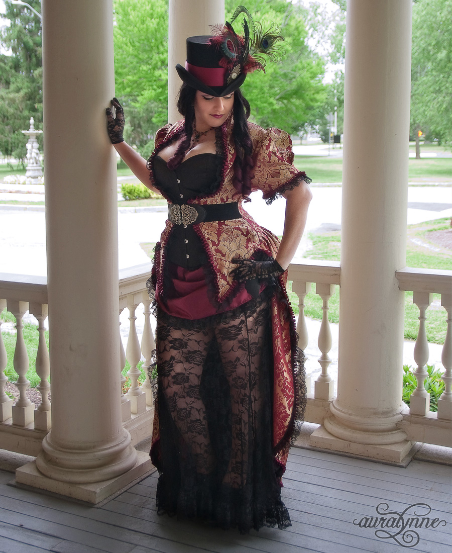 In a week and some change, I'm going to be recreating this gown for a steampunk wedding! auralynne.com/steampunk-wedd… #fantasybride #teaparty #romanticgoth #steampunkwedding #elegantbeauty #auralynne