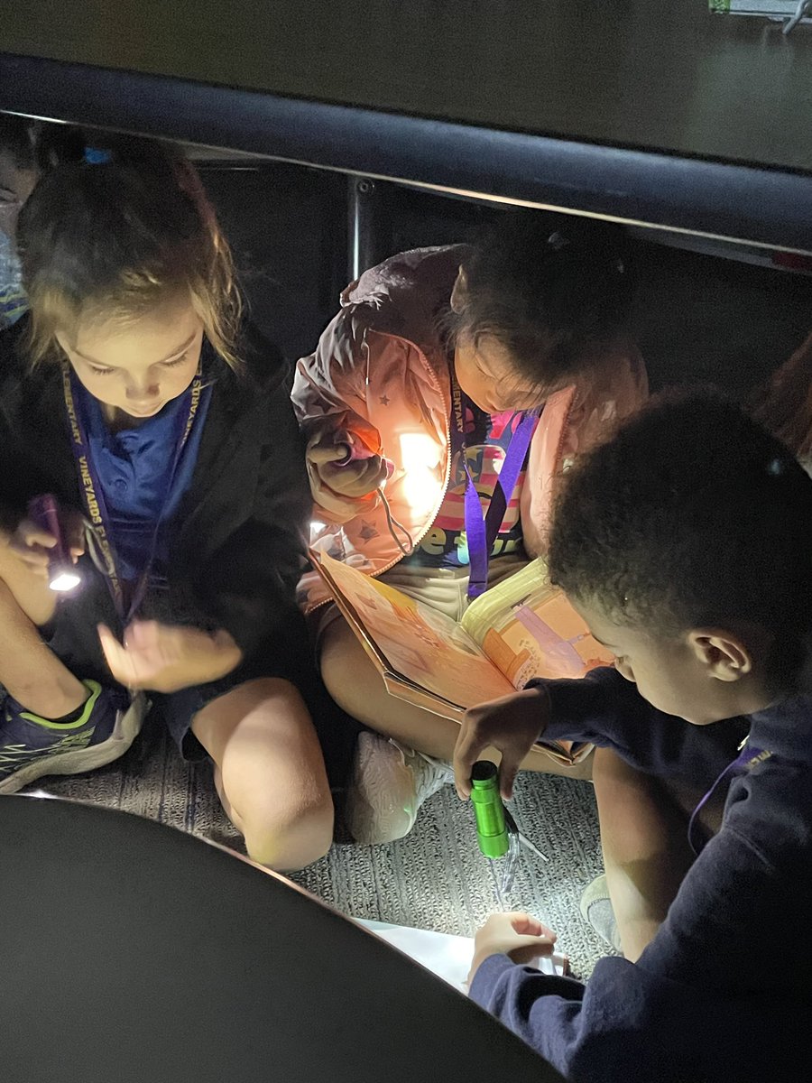 Love reading with my Kindergarten buddies!  #literacyweek <a href="/VineyardsVipers/">Vineyards Elementary</a> <a href="/collierschools/">Collier County Public Schools</a> <a href="/CCPSElemELA/">CCPS Elementary ELA</a>