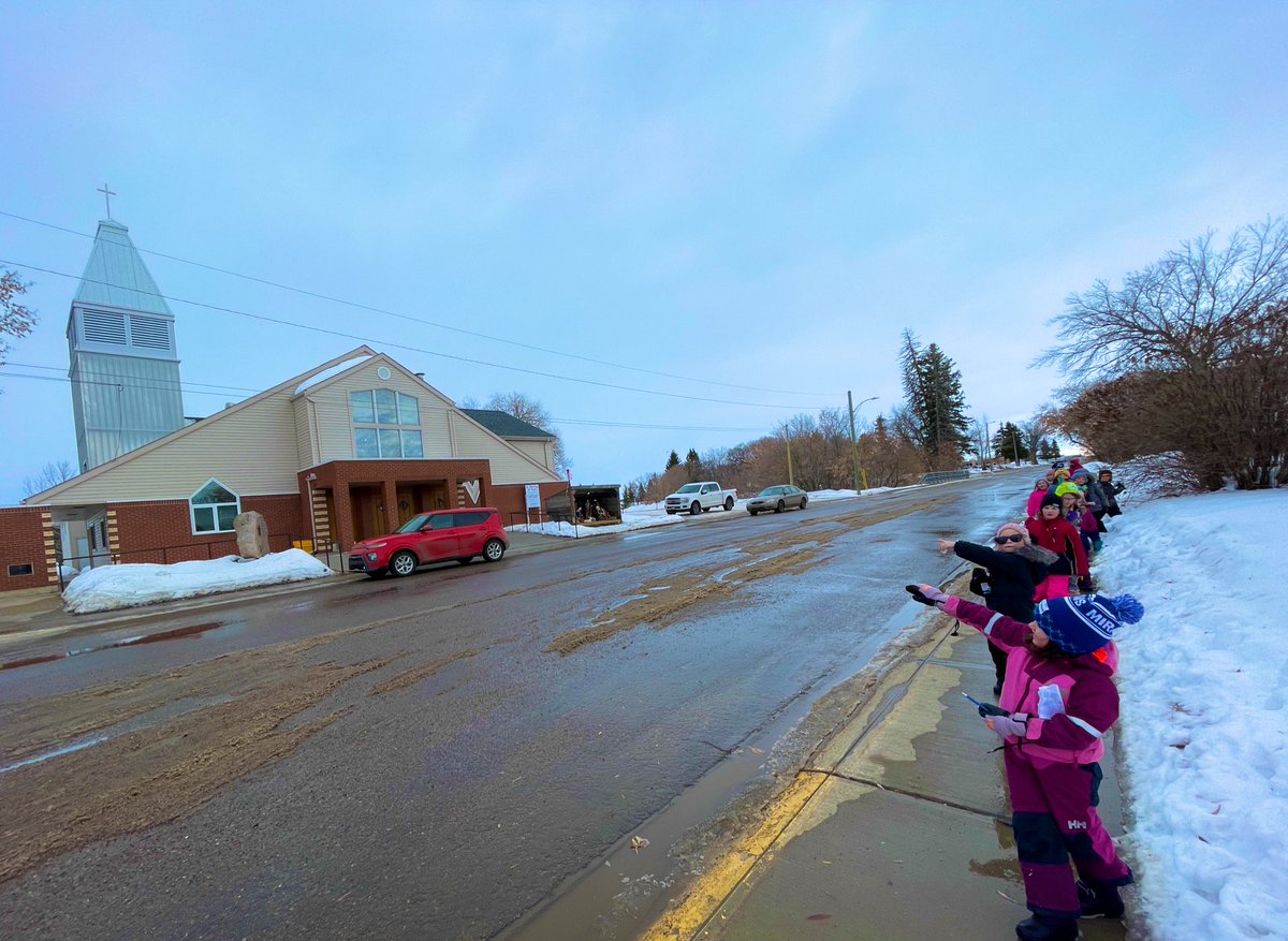 We’re learning about landmarks in Gr1 SS. This beautiful January weather seemed like the perfect time to go on a neighbourhood walk to identify landmarks in our community! Our Pysanka, the hospital, and church were on our tour today <a href="/EICSCatholic/">Elk Island Catholic Schools</a> <a href="/StMartinsEICS/">St. Martin's School</a>