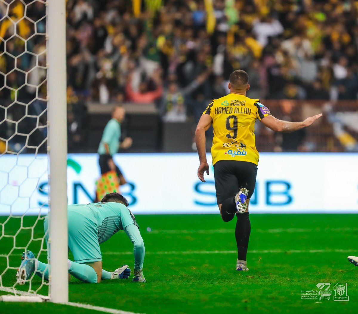 SA14_8's tweet photo. #الاتحاد_النصر 
#الساطي 💛🖤🤫 https://t.co/e4E4fJSwTo