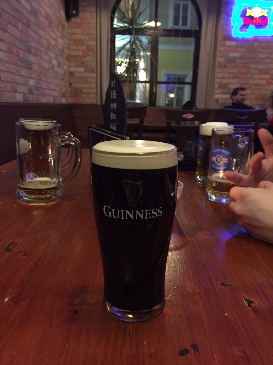 FabioValente147's tweet photo. Iβm the happiest person in the world now π #properGuinness https://t.co/lvEmn0GjRh