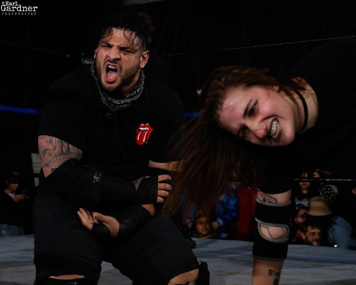 EarlWGardner's tweet photo. Watch #H2oGOLD On Demand NOW
@K3nn3diCop3land vs @_ChrisBradley
ONLY on IWTV
https://t.co/kTqkt1TDMG
Flickr: https://t.co/vo03GHfiuG
Fb: https://t.co/iwk527A0kj https://t.co/CaMubY5wx4