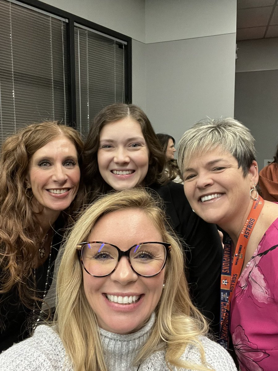 MsDeBottisbio's tweet photo. The teachers I work with are absolutely rock stars ⭐️! @MsDeBottisbio @HumbleISD_KPHS #Educators #InItForKids💕 https://t.co/abcQRWFCxE