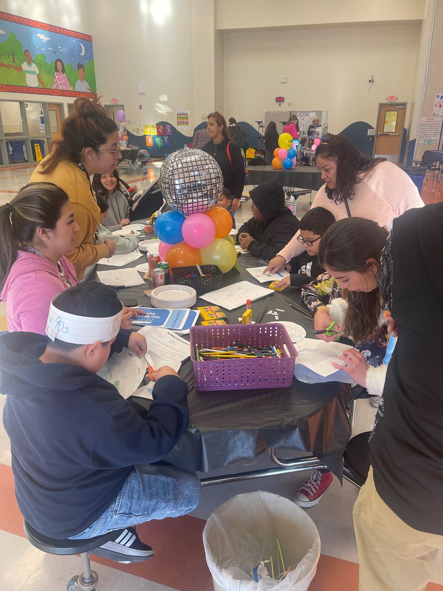 Coop_Eagles's tweet photo. Thank you parents, teachers and staff for making this math and science happen for the students! It was a great and enjoyable experience. @TeamHISD @HoustonISD @HISDFACE @HISDSupe https://t.co/R56WdKYmJ8