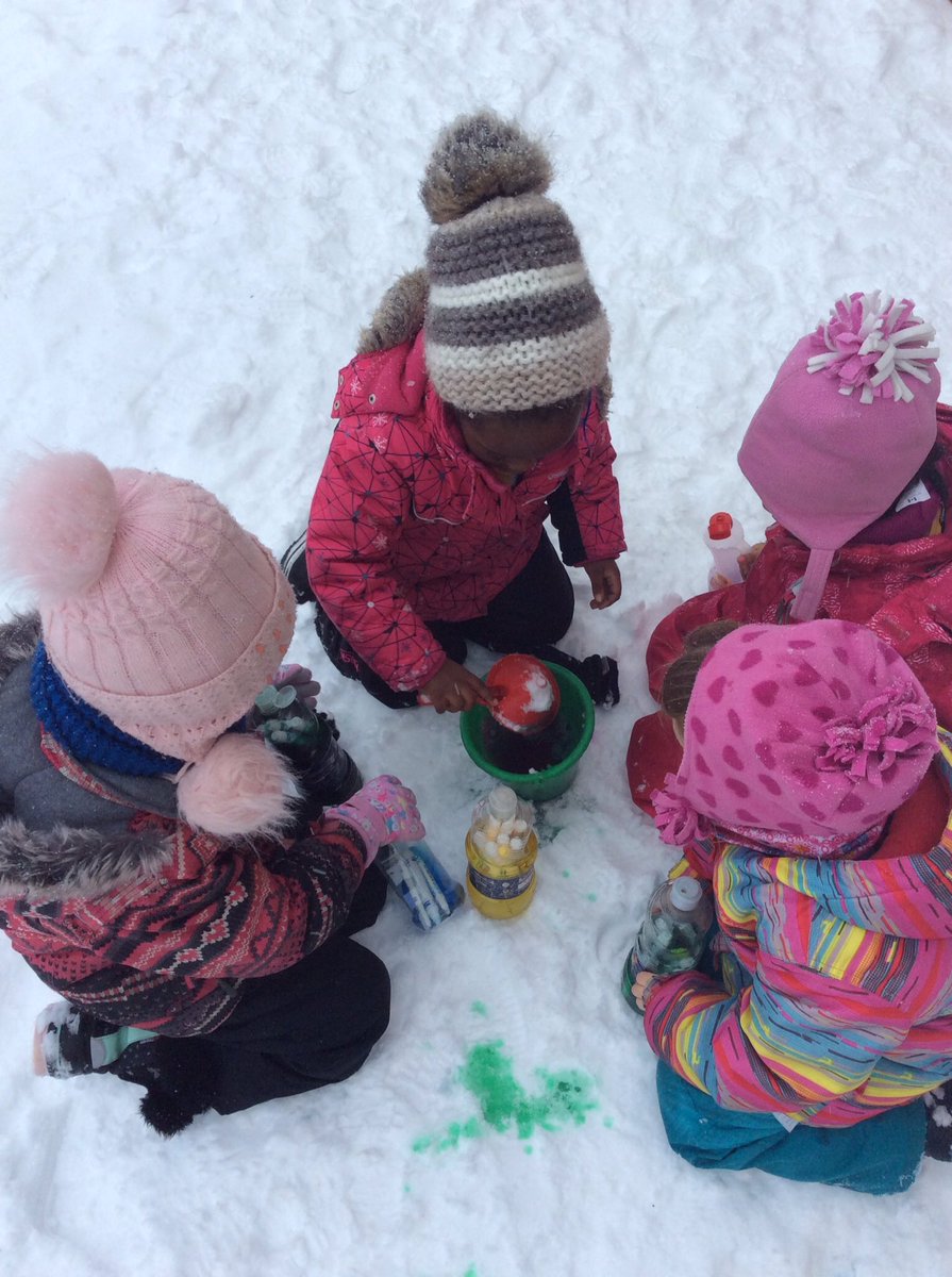 Strandherd_SAP's tweet photo. “SNOW” much fun! Our KG friends are quite happy that Ottawa has had over 40cm so far this year. Thank you @weathernetwork #SSAP #Snowday https://t.co/byE6obNLaS