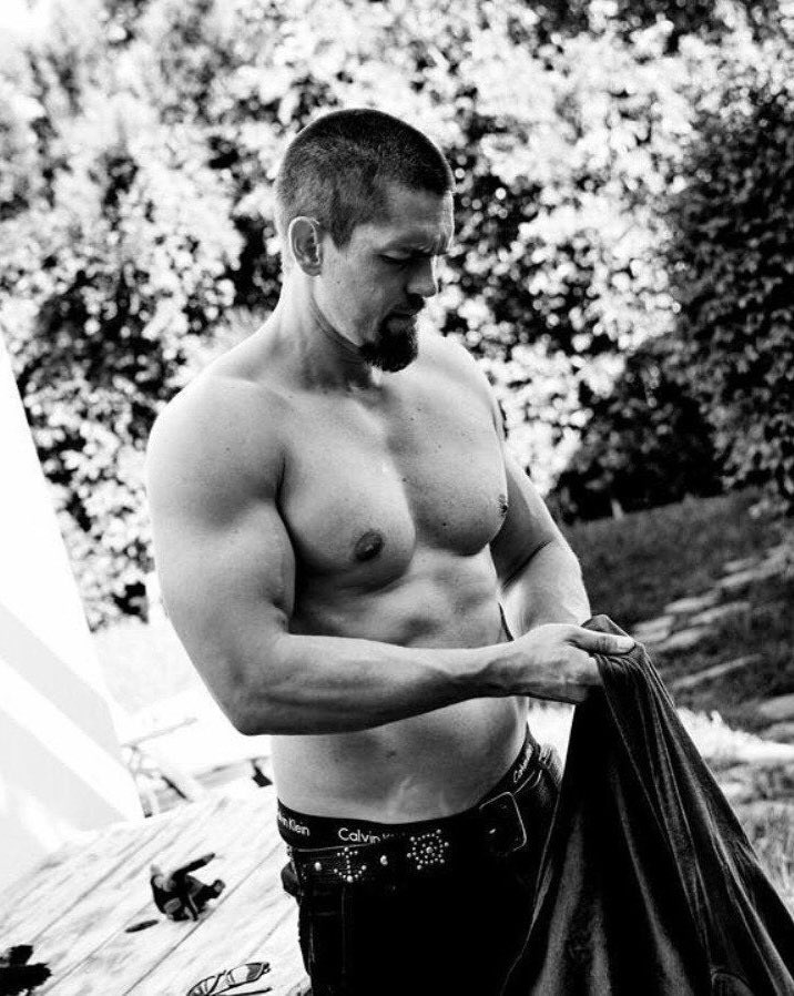 Fit Famous Males on Twitter "Steve Howey 😍🔥"
