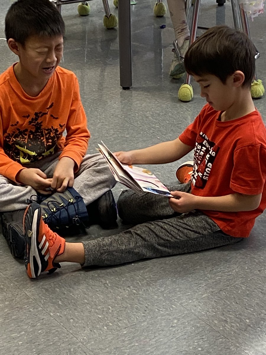 We take care of each other as artists by giving and receiving good #feedback to help us problem solve. These gr 1 artists practiced our TAG protocol today and moved on to finish their artwork inspired🥰 #LyonLearners #WeAreD34 #TABchat #reflect #SHoM