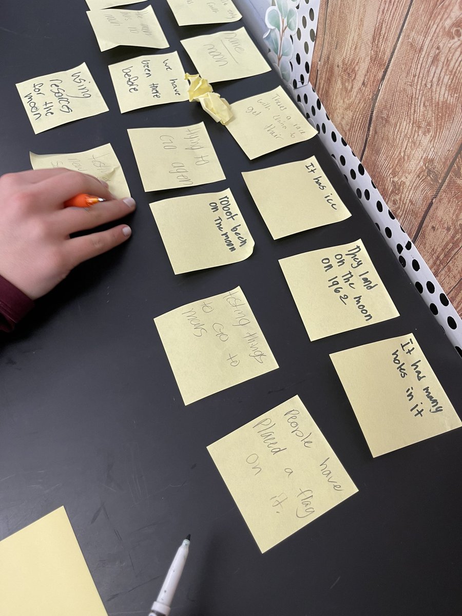 SudduthInSixth's tweet photo. Launched a lesson today using “Jot Thoughts”✏️ Thank you @TweediesTweets_ and @MsBsBunch for sharing this #TaskDontAskY115 strategy with me during Institute day! Tons of engagement and collaboration in Science today🌑🦊 https://t.co/2YRUJY7Pbp