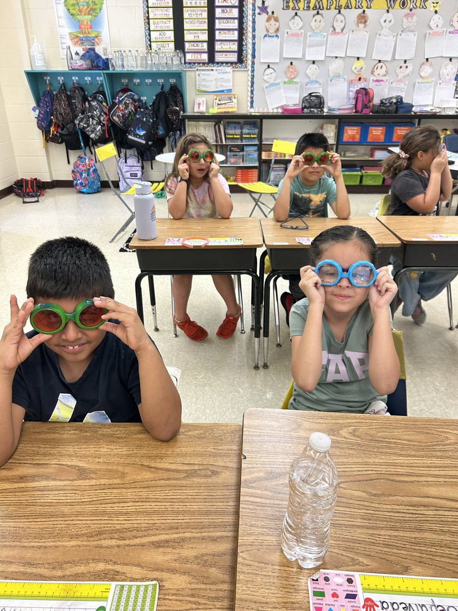 MrsTwar's tweet photo. The kids loved the presentation from Mosquito Control! A super fun way to learn about life cycles! Thank you! 🔄🦟@collierschools @pmepelicans @CollierMosquito https://t.co/Evv3KQ2Mg9