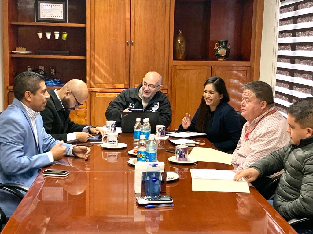 lalotrujillof's tweet photo. Impulsamos acciones que garanticen a las familias una alimentación saludable; por eso, este día me reuní con el Director del @DifYuriria #RogelioSalazar para brindar alimentos #Sanos, #Variados y #Suficientes en los centros educativos. https://t.co/KpYEzEK2D5
