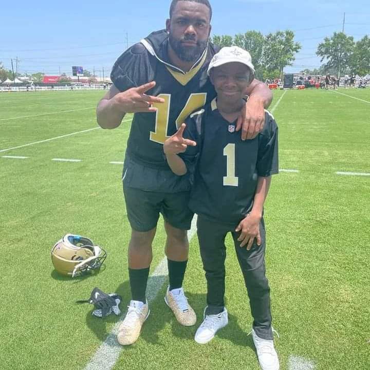 TakesSave's tweet photo. @markingramII. Bro we almost the same size.. https://t.co/AwQaMcCTQR