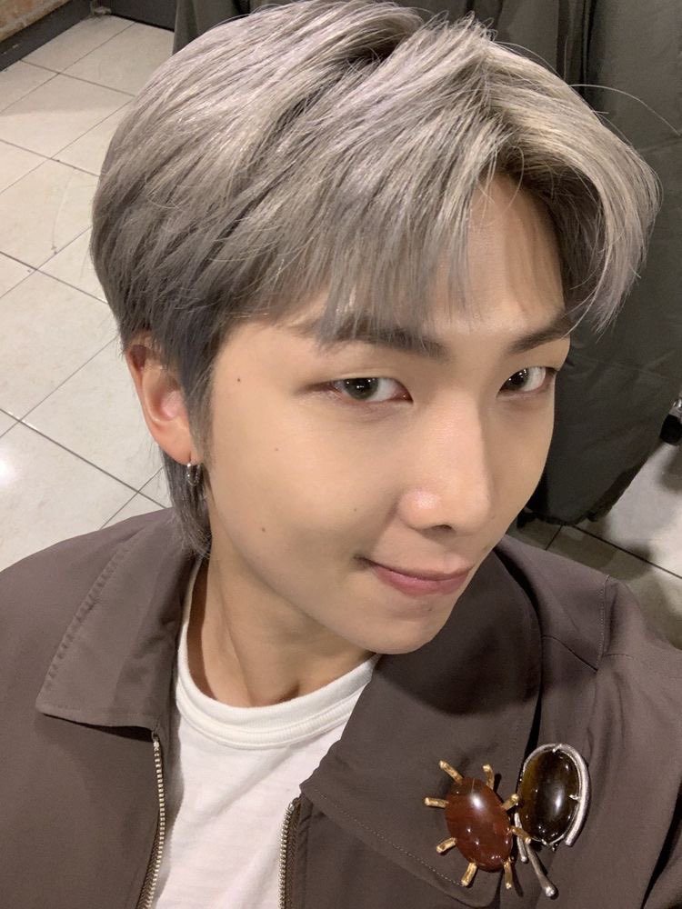 jiungynanaxever's tweet photo. best namjoon stan https://t.co/tPtbYHivPn