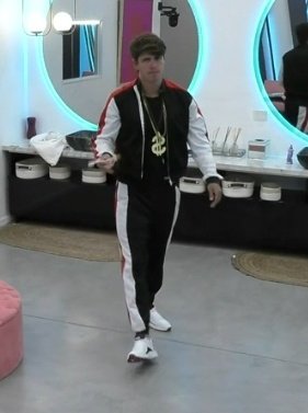 beervds's tweet photo. marcos vestido de daddy yankee TODA #gh2022 https://t.co/WRW1KdiUNg