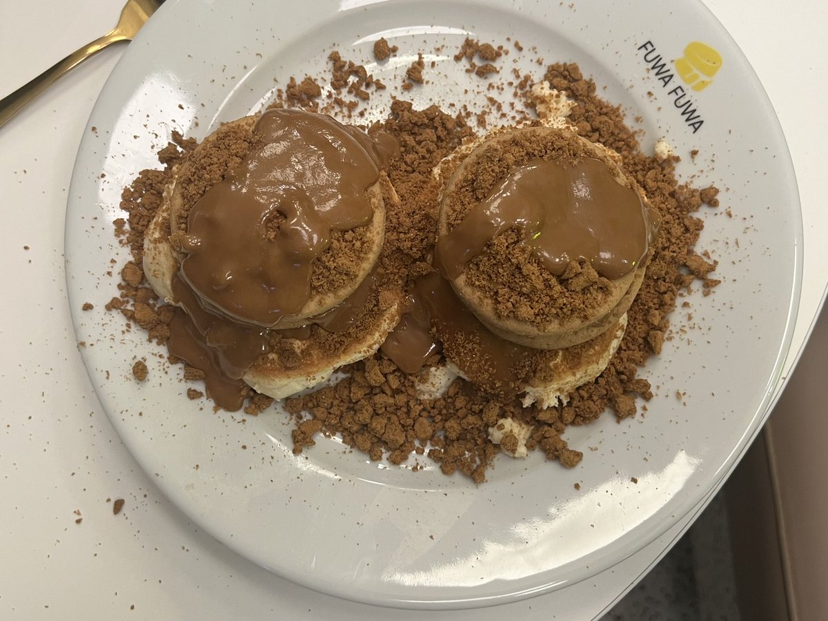 2001joe_mendy's tweet photo. Today I went to Fuwa Fuwa with @manchesteryz and we got to decorate our own fluffy Japanese pancakes. Here's my Biscoff super stack!!! #MYZmagic #Pancakes https://t.co/UArJyZN4LT
