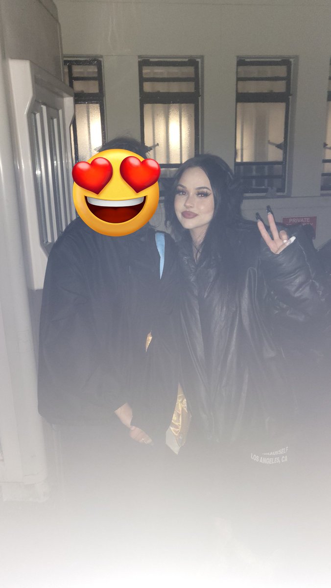 sckrpnchh's tweet image. IDGAFIDJAJS