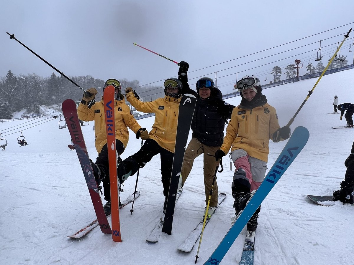 PineKnobSkiing's tweet photo. Heidi Ettlinger, PSIA Alpine Team Alumna Member, visited #SkiPineKnob this week & for 2 days she conducted instructor training clinics. โท๏ธ
๐ฟ Participants had a great time & are excited to use newfound skills & techniques.
โญ๏ธ @PSIAAASICentral
#PSIA #SkiInstructors #WomenSkiing https://t.co/5u9zLK3o1B