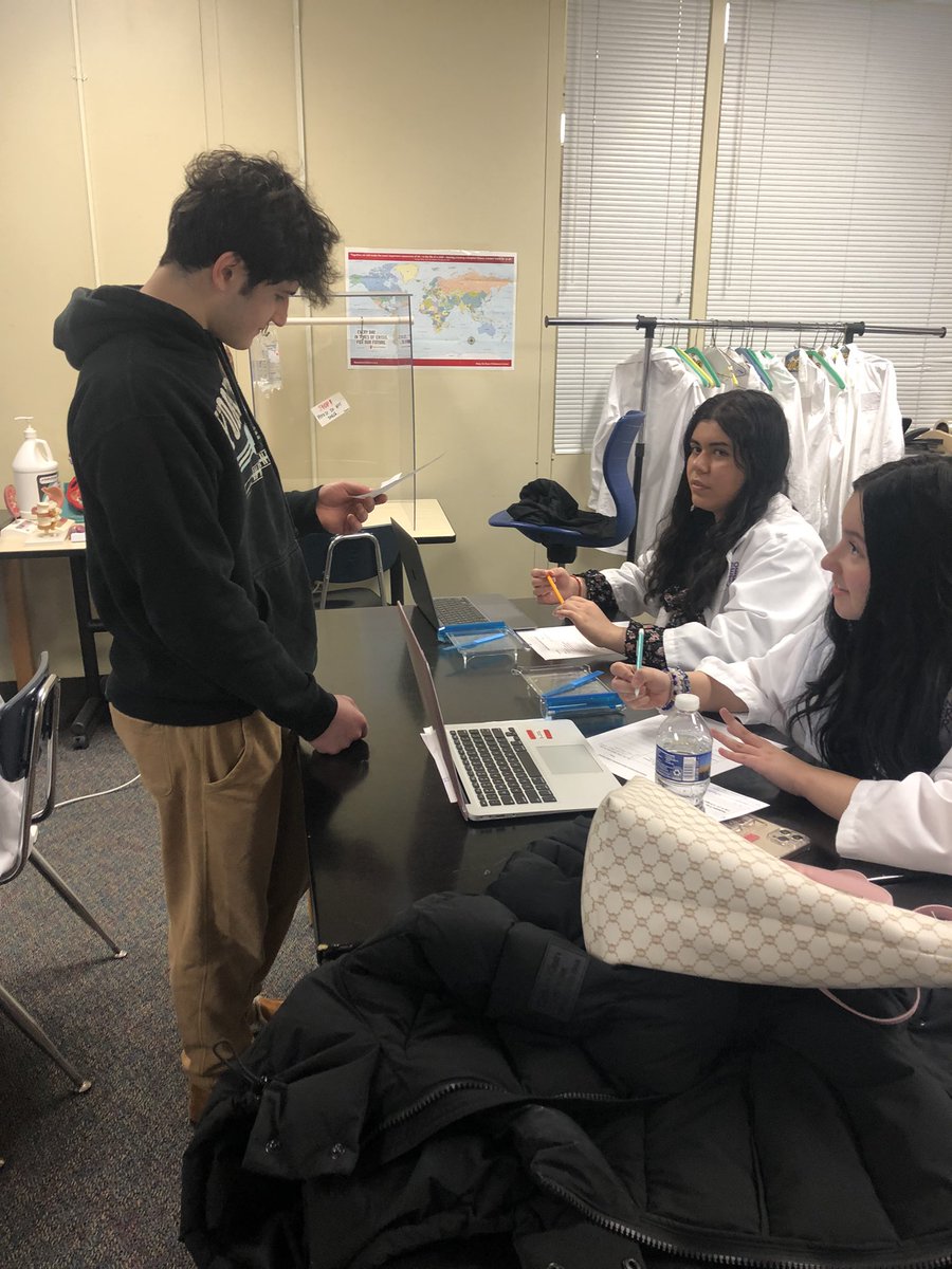 ACCPharmacyTech's tweet photo. Pharm Tech students performing first step in prescription processing: getting patient info from Physical Therapy “patients” @APSCareerCenter @APS_CTE @arlingtontechcc https://t.co/hLFNtG47s8