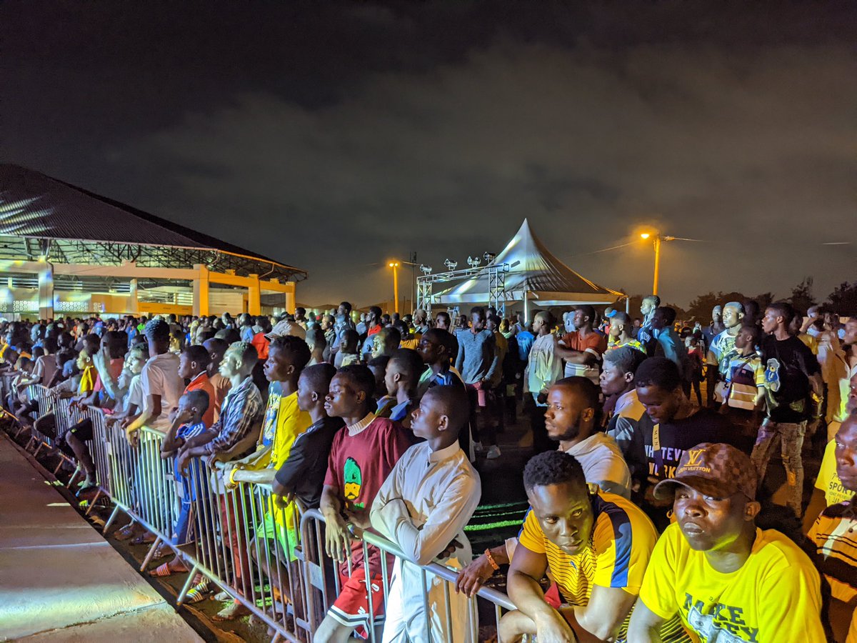 En direct de la maison des jeunes d’amadahome pour le concert de l’innovation. 

Retrouvez sur scène ce soir vos artistes préférés à l’instar de Ralycia, Santrinos Raphaël, Kiko, Mawuto Tetey. 

#innovtg #semainedelinnovationtogolaise #TgTwittos
