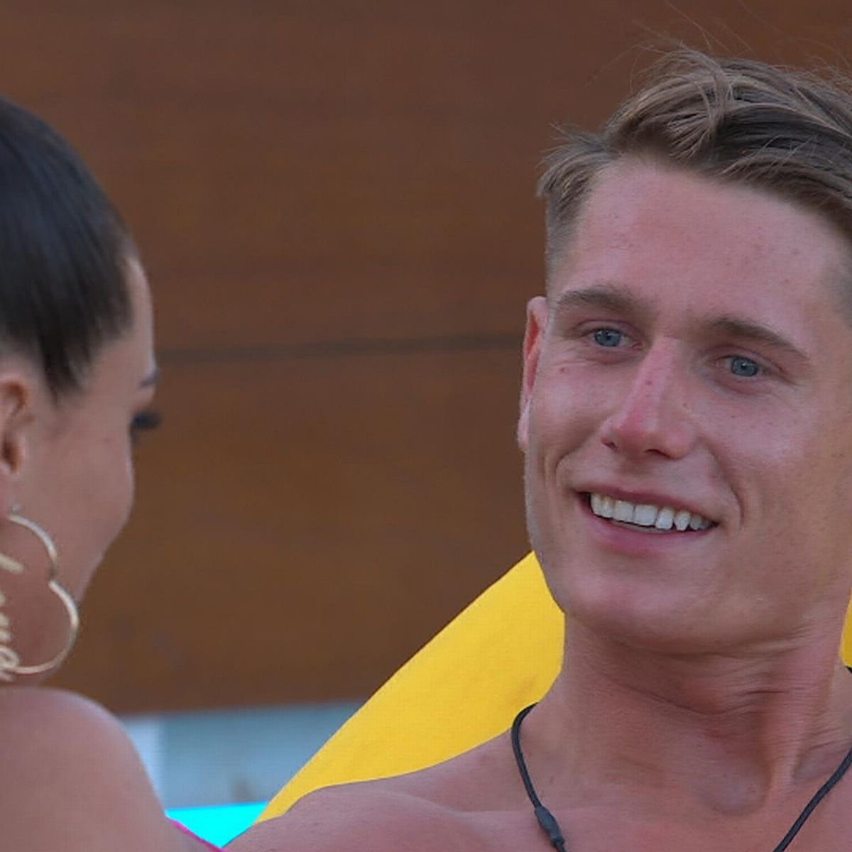 BenHall190891's tweet photo. Tell me someone else can see the resemblance? 😂 #loveisland 
Can’t un see it now 🤣 https://t.co/EbitNfgV6C