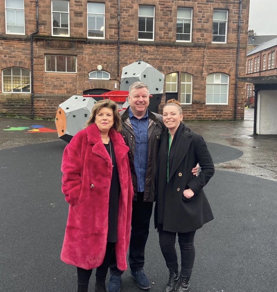 MairiMMcInnes's tweet photo. #PwCProud that Craig Johnson of Launch Coffee received “One Big Thank You” from the One Show. @PwC_Scotland’s @rinalders &amp; @clairereid111 led our support of this fantastic social enterprise. The mission is to make sure that no child goes hungry. #Purpose #FoodPoverty @PwC_UK https://t.co/gMmgLORg54