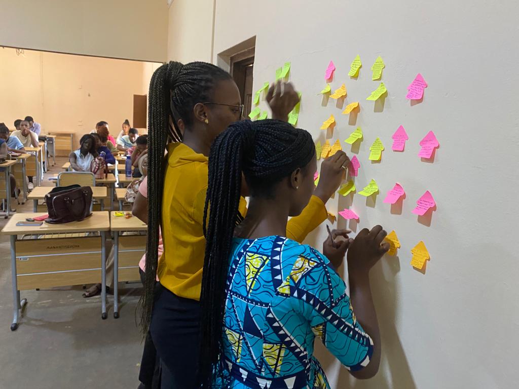 Bea_Sankah's tweet photo. I'm keen to see @GPA_GhanaPhysio embrace #EBP to be #GlobalPT. In the last 2 weeks, I've facilitated workshops and seminars on #EBPinPhysiotherapy. Some shots from @UnivofGh Dept of Physio seminar for @UGphysio students.

@WorldPhysio1951 @EBPgroup_GPA https://t.co/OGaKWLCfwz